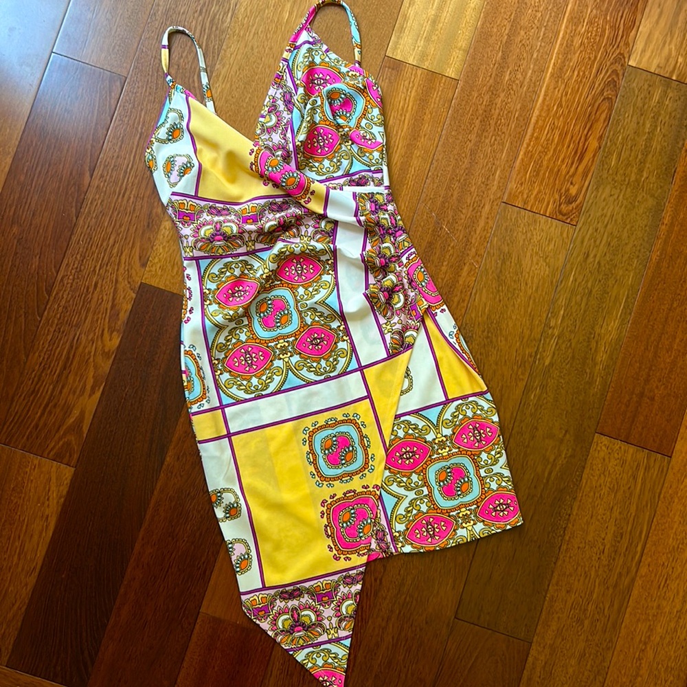 NEW Venus wrap dress size S